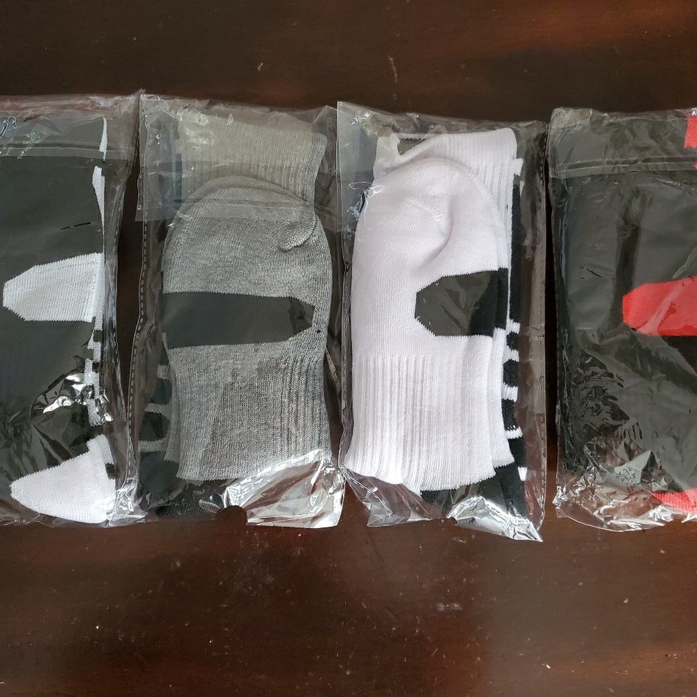 💥3 for $15💥Four pairs of men's socks